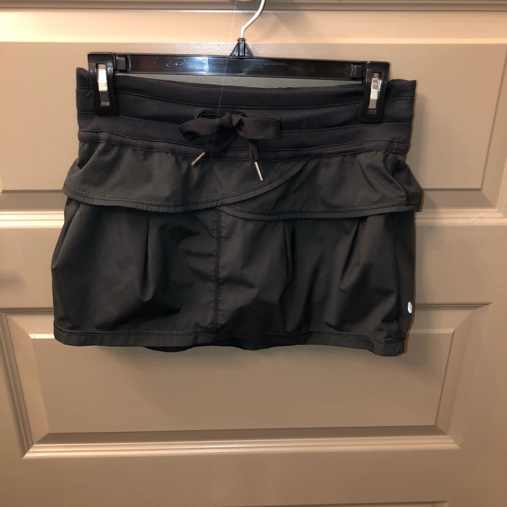 Black Lululemon skirt